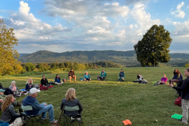 چرا اکوکمپ‌ها بهترین فضا برای برگزاری ورکشاپ‌های خلاقیت هستند؟